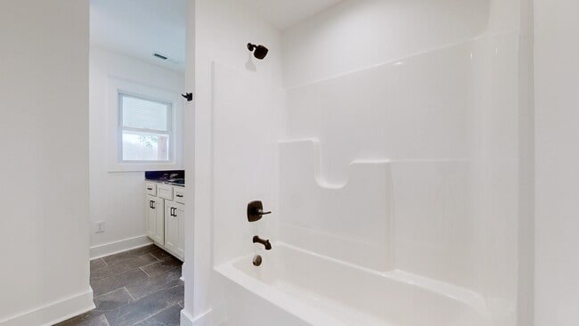 Photo - 6115 Zander Rd