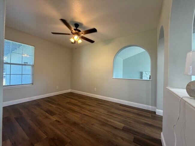 Photo - 8267 Moorhaven Way