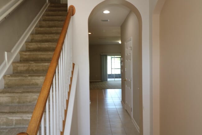 Photo - 584 Crystal Way