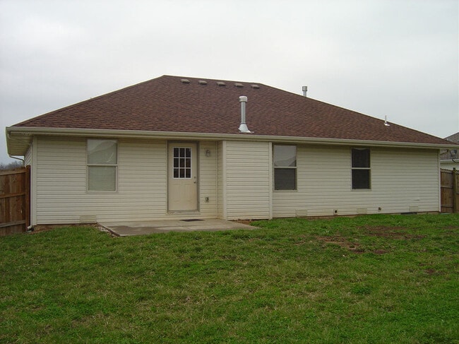 Photo - 802 E Waterford Blvd