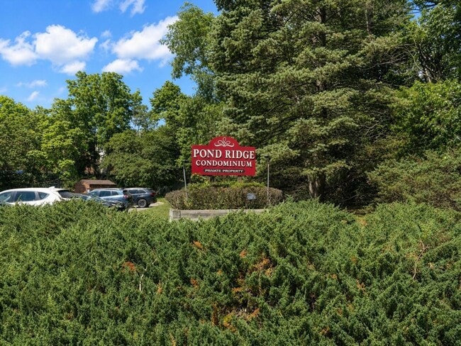 Photo - Lake View Apartment in a Peaceful Park Ridge Community