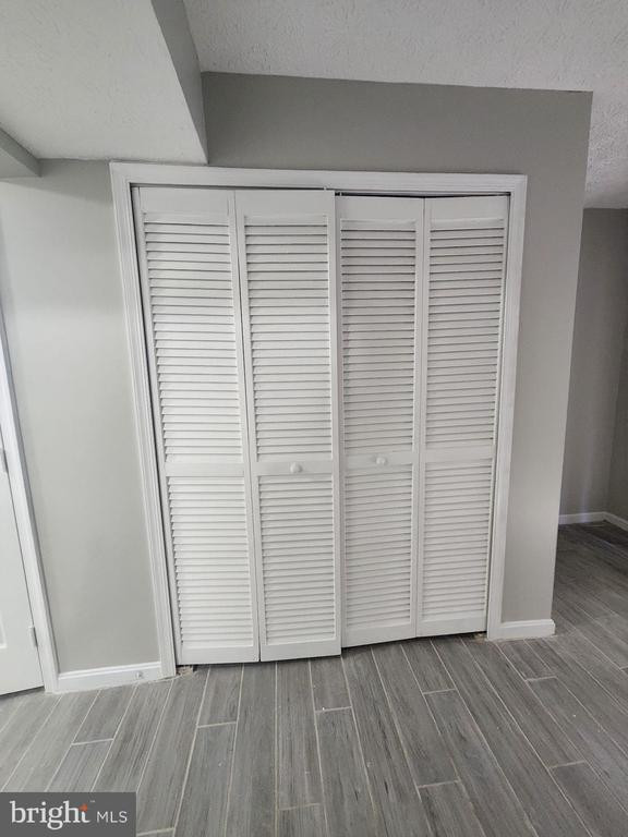 Photo - 405 Park Cove Dr