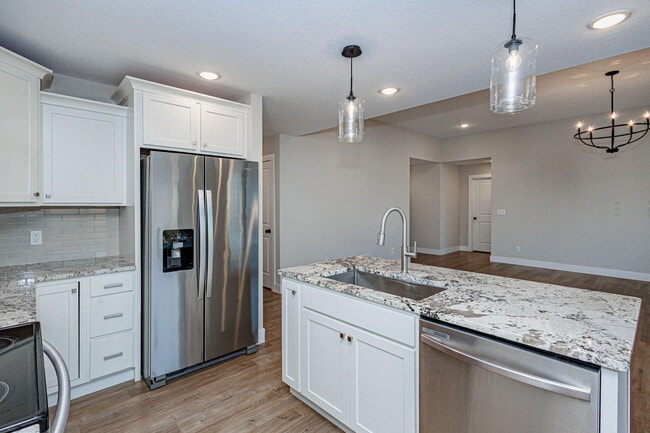 Photo - 4919 Kenora Dr