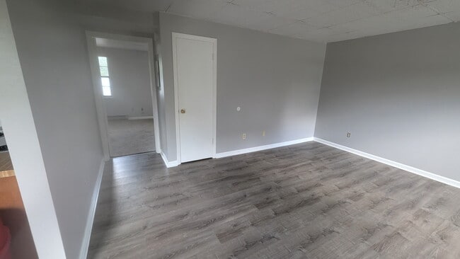430 Britton Ave Unit 4