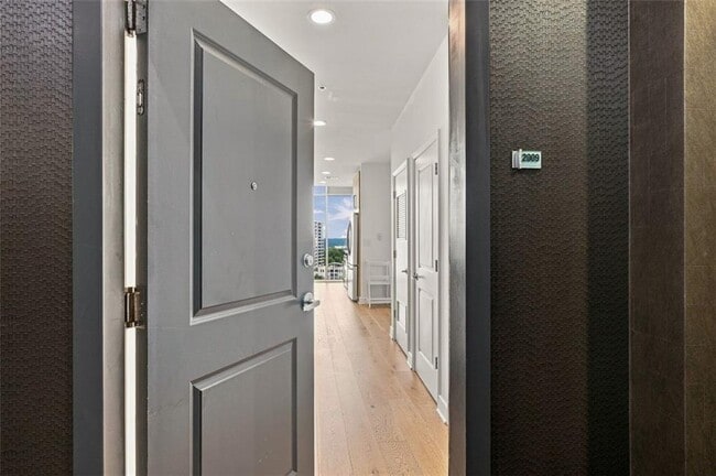 Photo - 950 W Peachtree St NW Unit 2009
