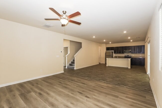 Photo - 203 Hamilton Pointe Dr