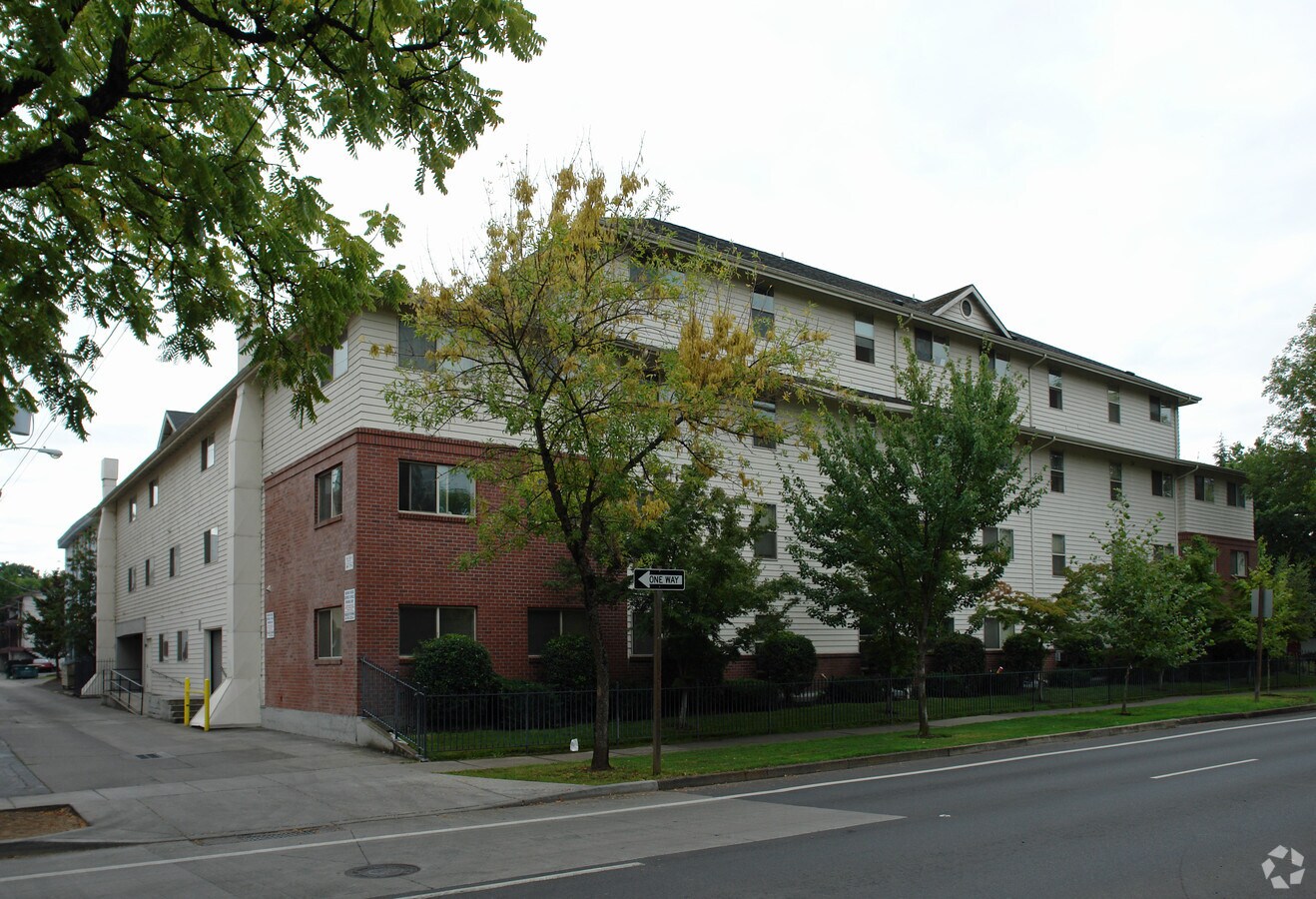 Photo - Hilyard House Apartments