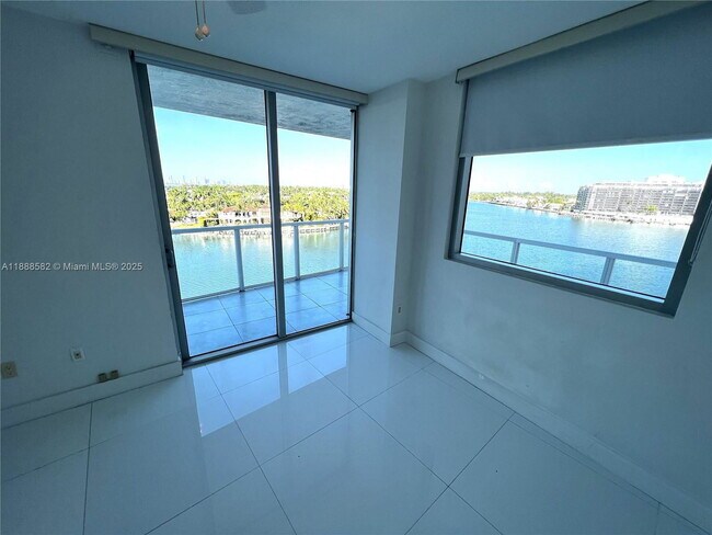 Photo - 6700 Indian Creek Dr Unit 807