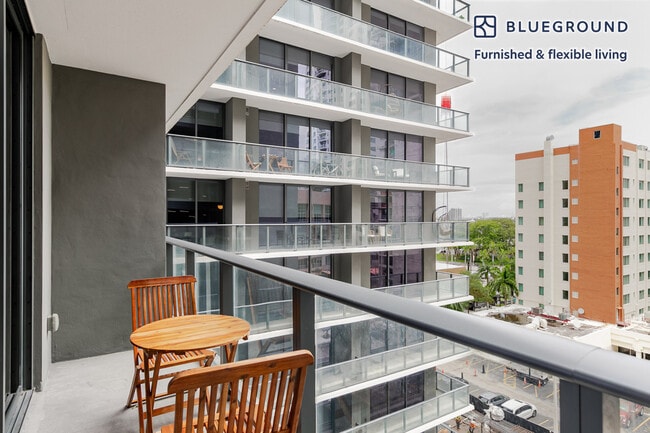 Photo - 230 NE 4th St Unidad FL7-ID132