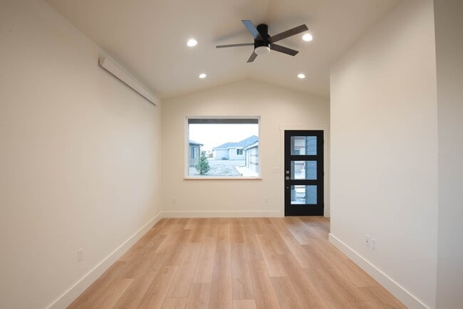 1407 Windsor Dr