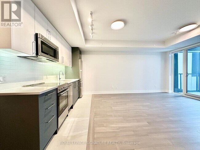 Photo - 664 Spadina Ave. Unit 810