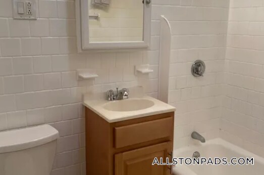 Photo - 20 Armington St Unidad 12