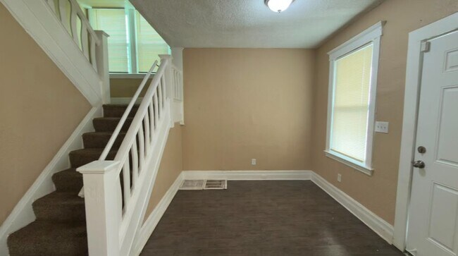 Photo - 2152 Fairview St