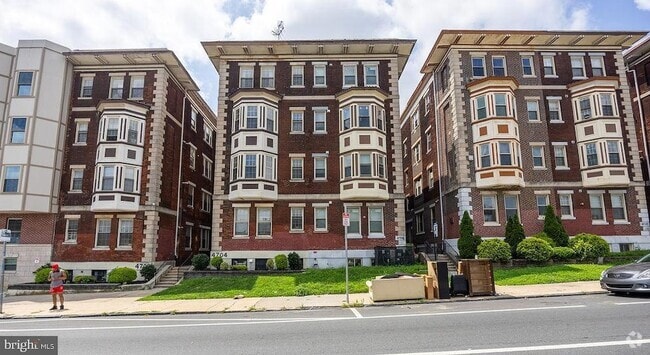 Building Photo - 4706 Chestnut St Rental