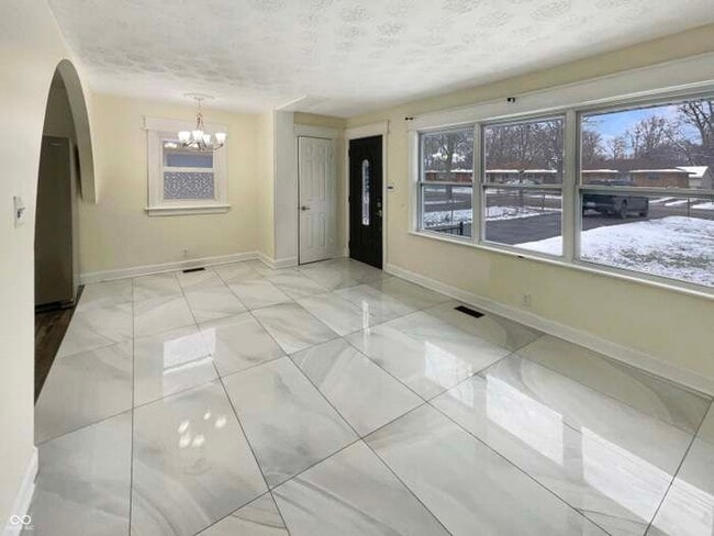 Photo - 4055 N Grand Ave