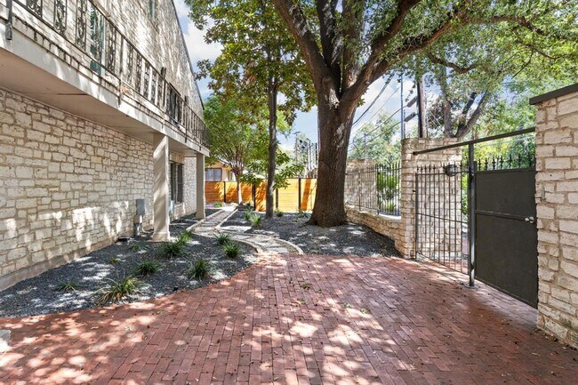 Photo - 706 West Ave