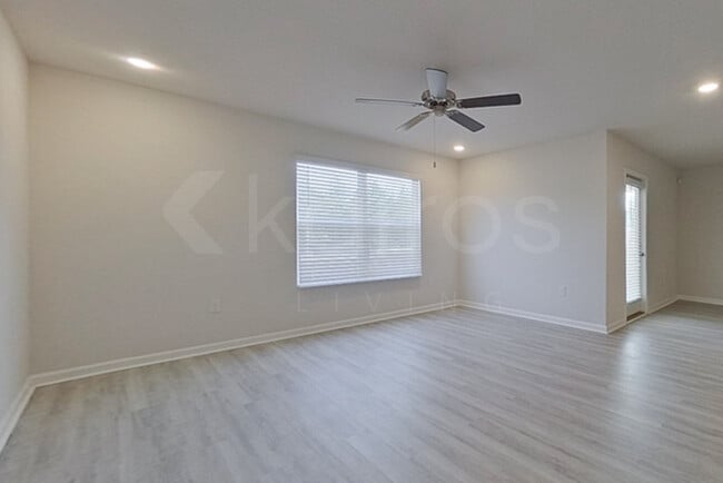 Photo - 4776 Malay Cir