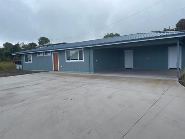 Building Photo - 3 Bedrm, 3 Ba (1 Pet w/Approval) Rental