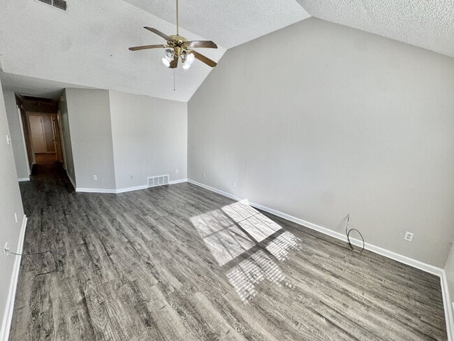 Photo - 5528 Ginners Dr