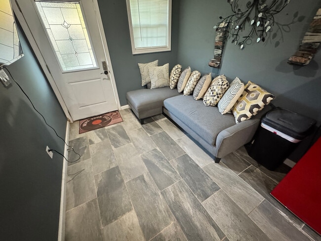 Photo - Room in Apartment on Patricia Dr