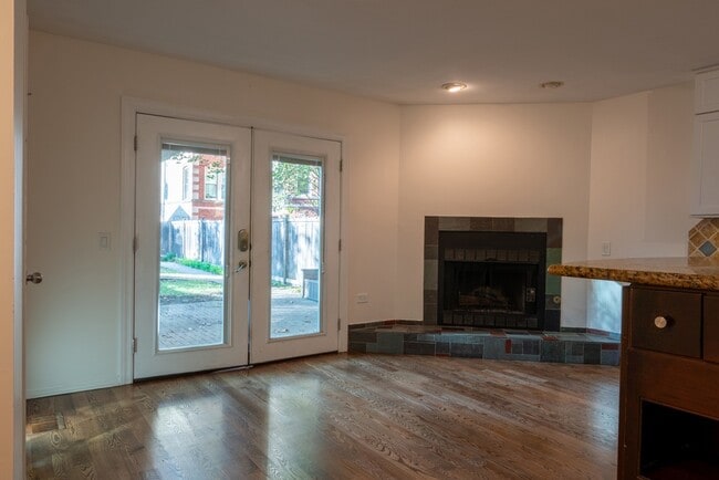 Photo - 912 Crain St