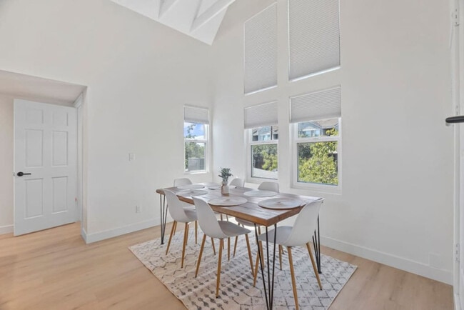 Photo - 909 E Camelback Rd Unit ID1366951P