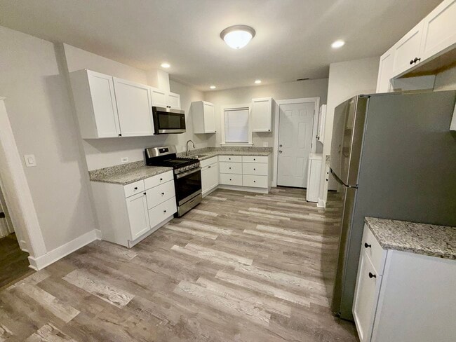Photo - 5209 W Lake St Unit 2B