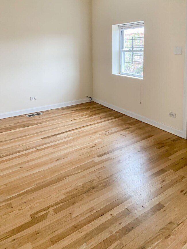 Photo - 2318 N Southport Ave Unit 1F