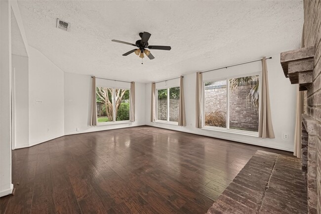 Photo - 10318 Buffalo Bend Dr