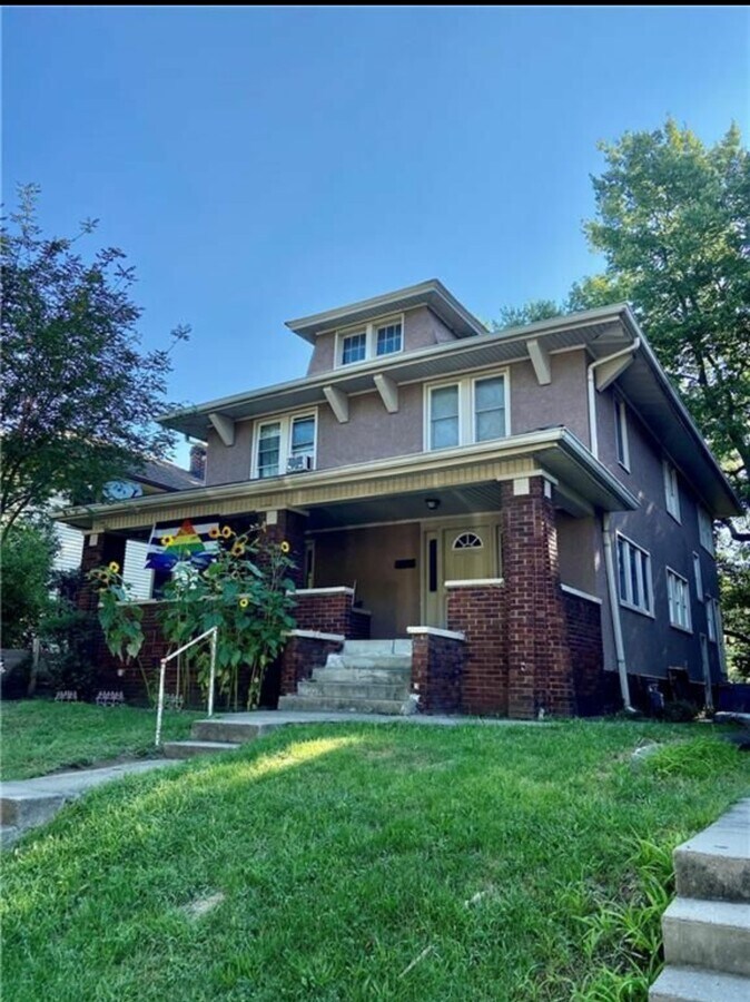 Photo - 3671 Birchwood Ave