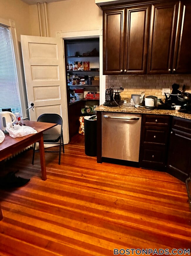 Photo - 352 Main St Unidad 1