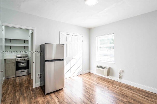 437 NE 82nd St Unit 14