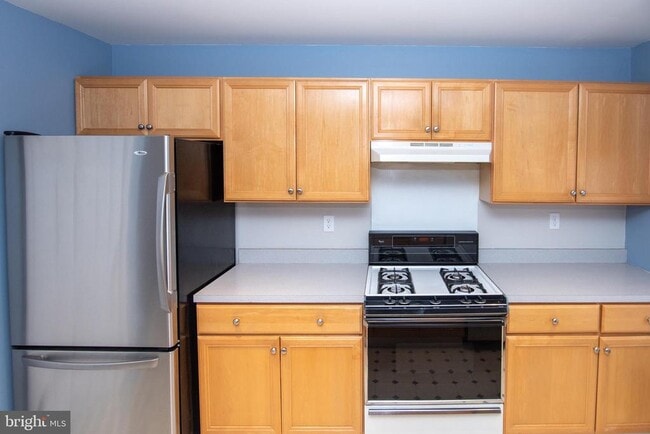 Photo - 652 Longwood Rd
