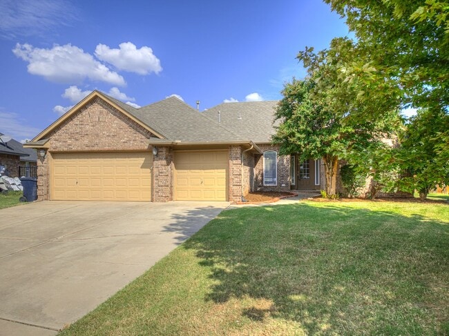 Building Photo - Edmond Schools/Neighborhood Pool/Playgrown...