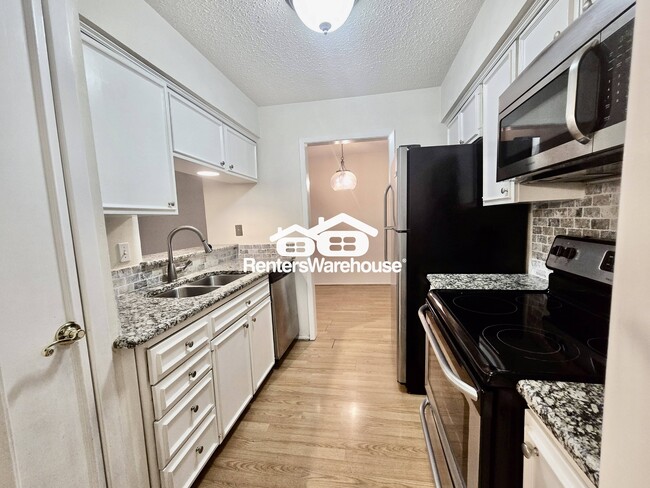Building Photo - 4837 Cedar Springs Rd Rental