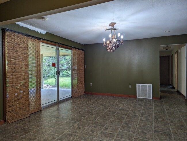 Photo - 917 Fremaux Ave