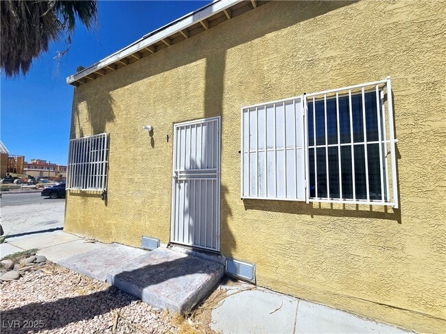 Building Photo - 331 S 9th St Rental