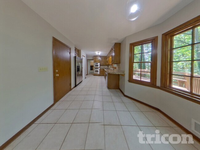 325 Ridge Ct
