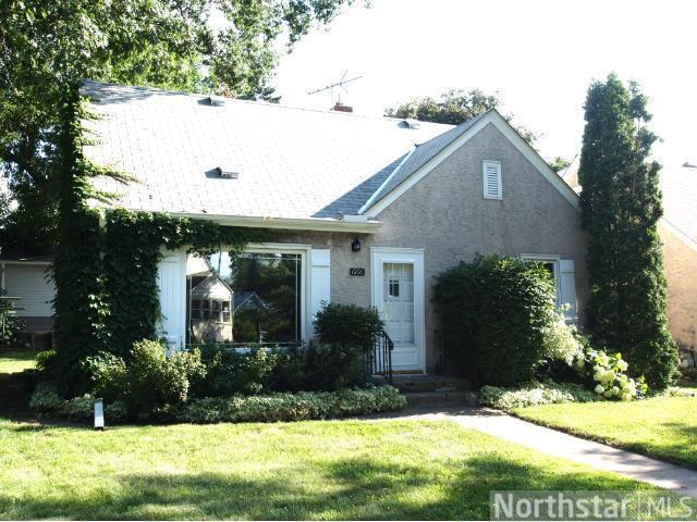 Building Photo - Beautiful 3 Bedroom Home in St.Paul!