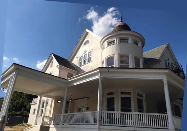 Photo - 2112 Monteiro Ave Unit 103