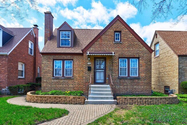 Building Photo - 1644 N 73rd Ct