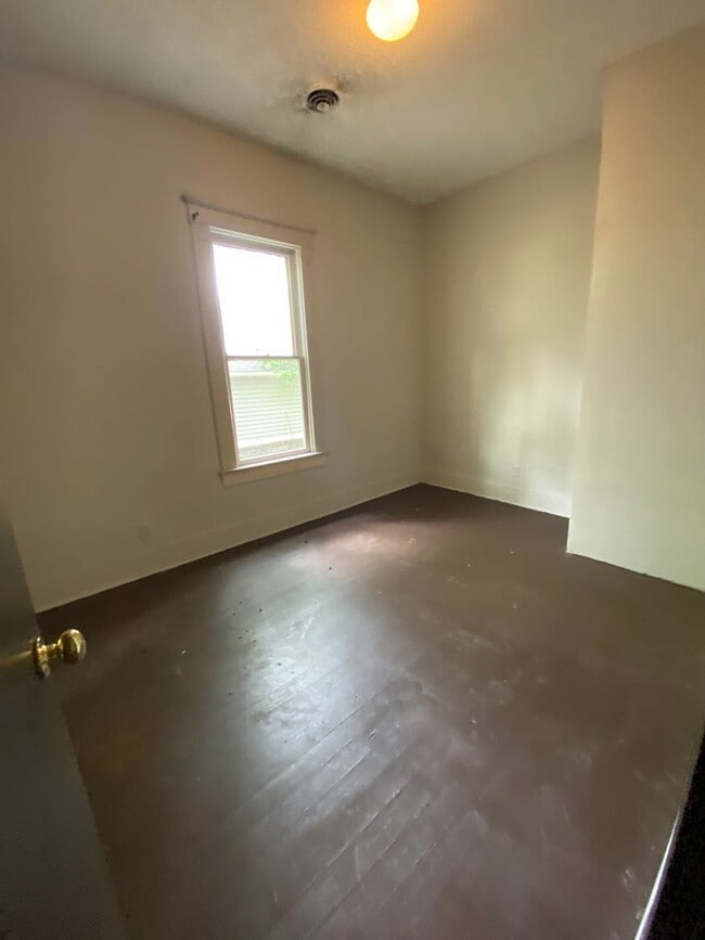 Photo - 2 BEDROOM 1 BATH