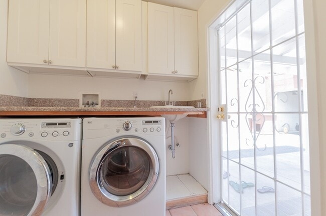 Photo - Beautiful 3 bedroom 2 bath with Central AC