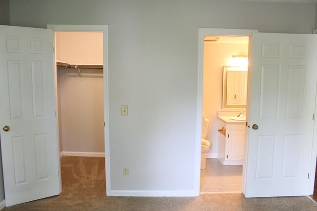 Photo - 736 Woodland Dr