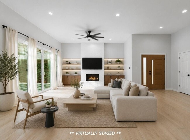 Photo - 14140 Regency Pl