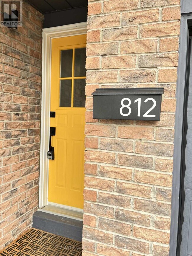 Photo - 812 Sweetwater Crescent