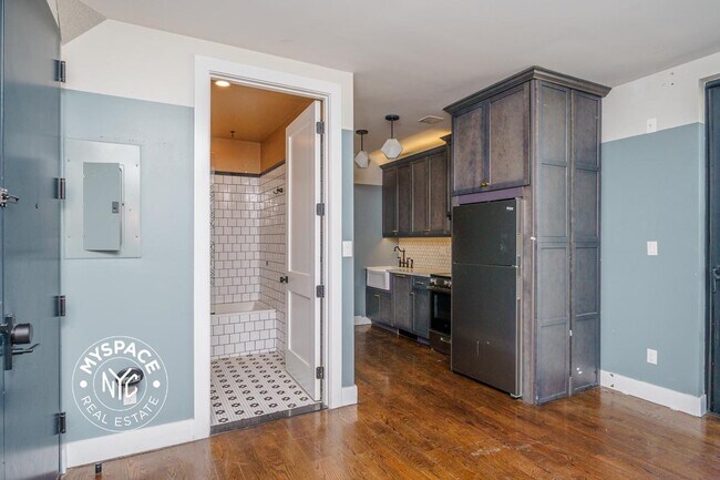 Photo - 187 Kent Ave Unidad 501