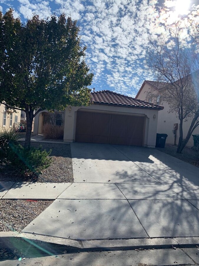 Photo - 1024 Waterfall Dr