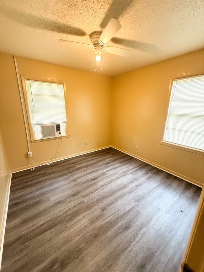 Photo - 1200 Bethune St