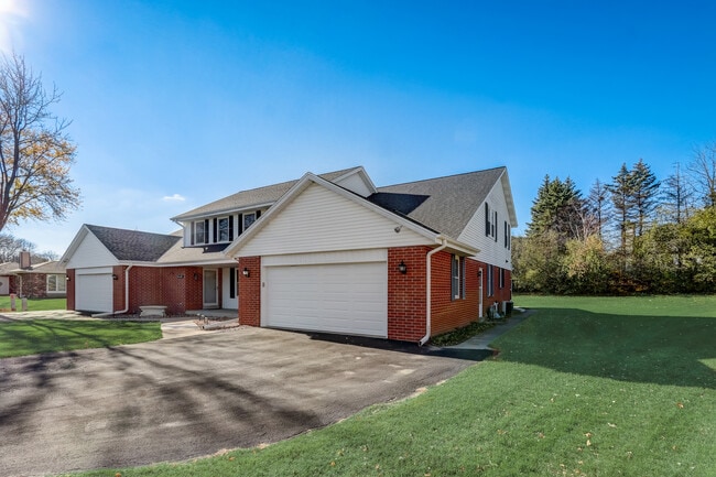 Photo - 16450 Dane Ct E